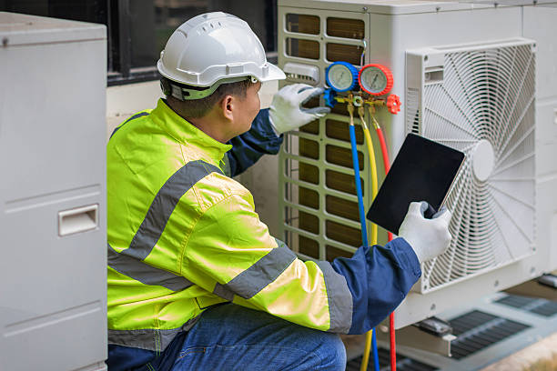 Professional Ac Installation technician working in Carbon, TX